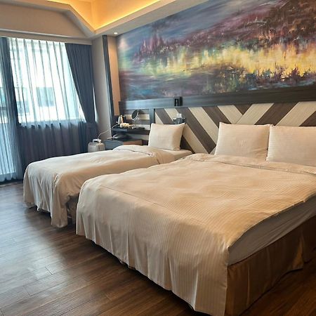 Weifeng Boutique Business Hotel - Zhanqian Branch Pingtung Экстерьер фото