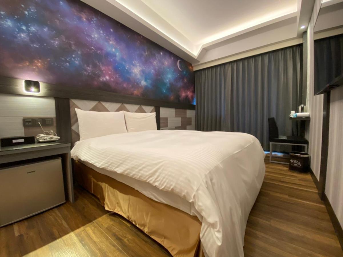 Weifeng Boutique Business Hotel - Zhanqian Branch Pingtung Экстерьер фото