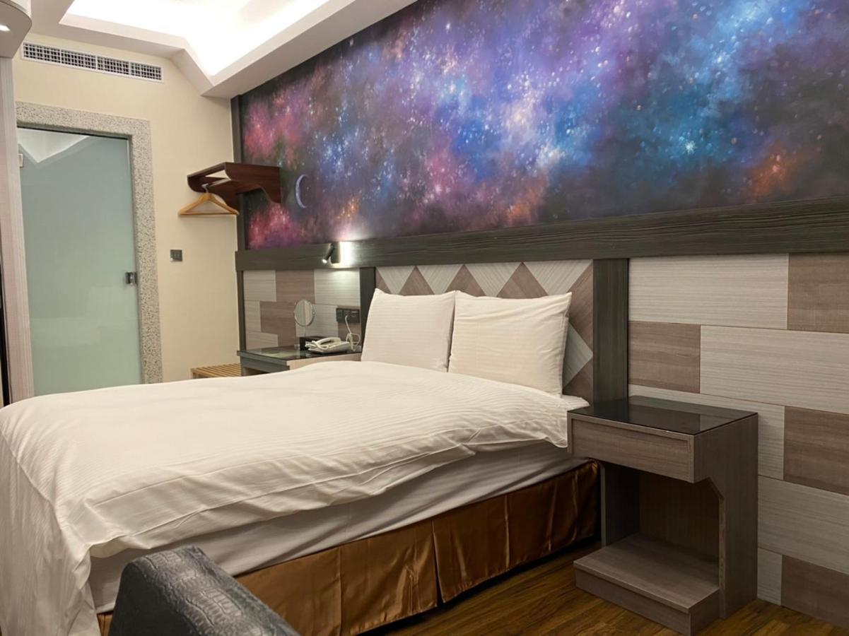 Weifeng Boutique Business Hotel - Zhanqian Branch Pingtung Экстерьер фото