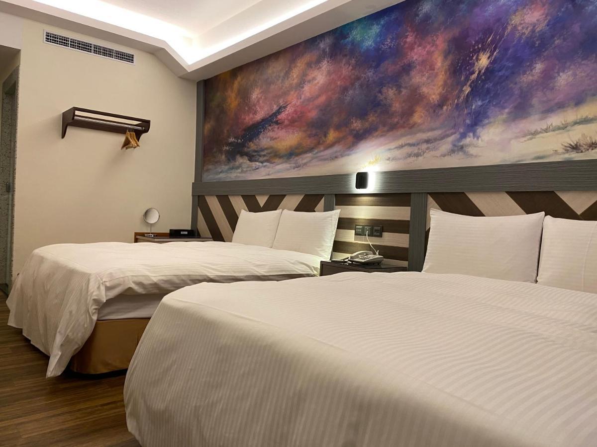 Weifeng Boutique Business Hotel - Zhanqian Branch Pingtung Экстерьер фото