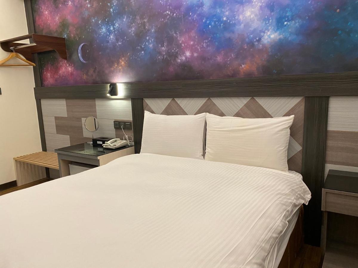 Weifeng Boutique Business Hotel - Zhanqian Branch Pingtung Экстерьер фото