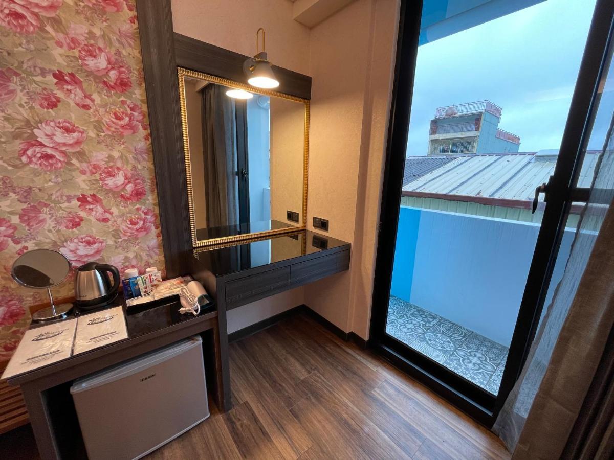 Weifeng Boutique Business Hotel - Zhanqian Branch Pingtung Экстерьер фото