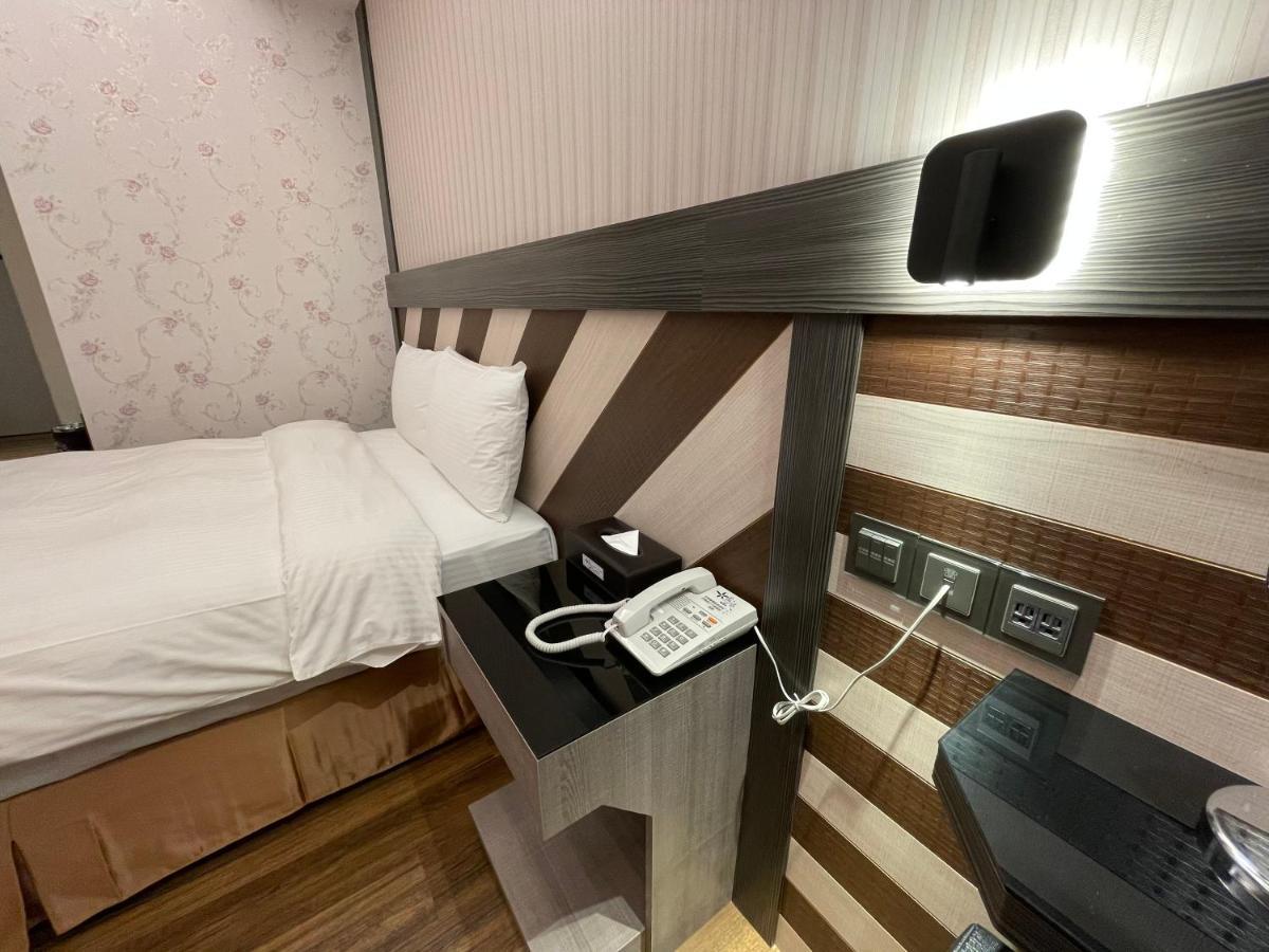 Weifeng Boutique Business Hotel - Zhanqian Branch Pingtung Экстерьер фото