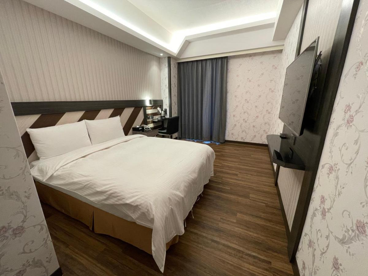Weifeng Boutique Business Hotel - Zhanqian Branch Pingtung Экстерьер фото
