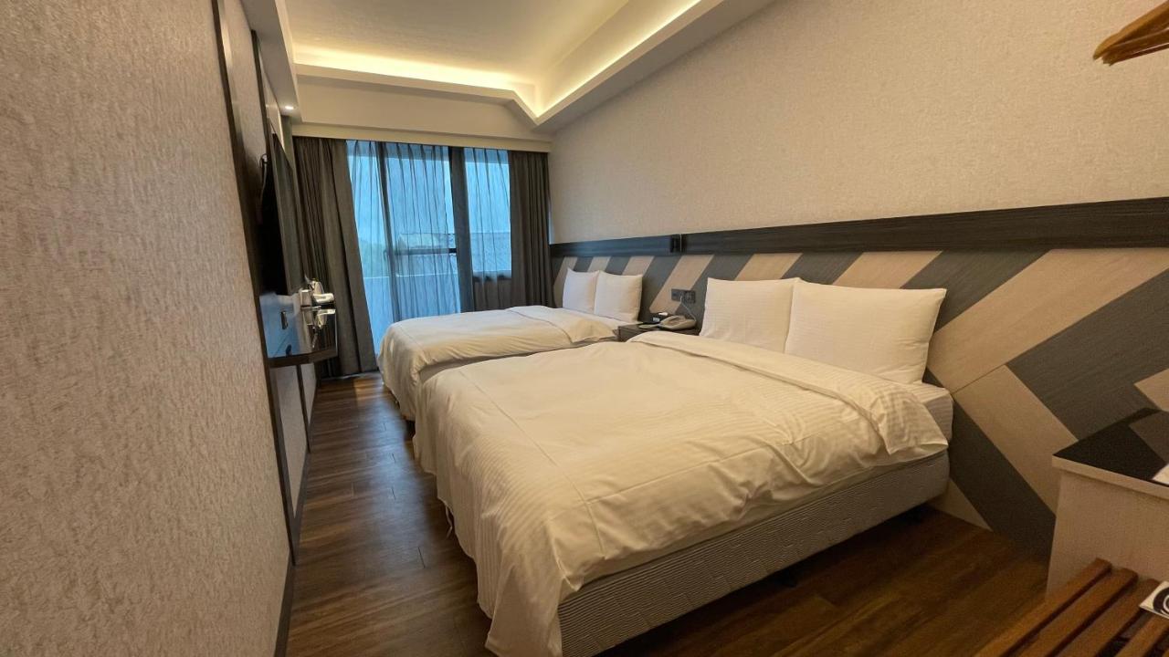 Weifeng Boutique Business Hotel - Zhanqian Branch Pingtung Экстерьер фото