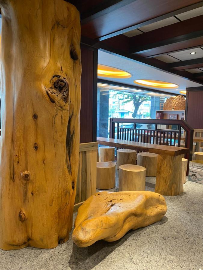 Weifeng Boutique Business Hotel - Zhanqian Branch Pingtung Экстерьер фото