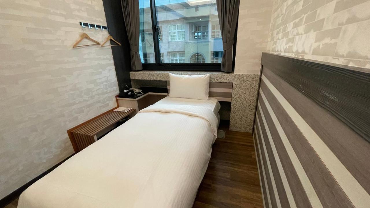 Weifeng Boutique Business Hotel - Zhanqian Branch Pingtung Экстерьер фото